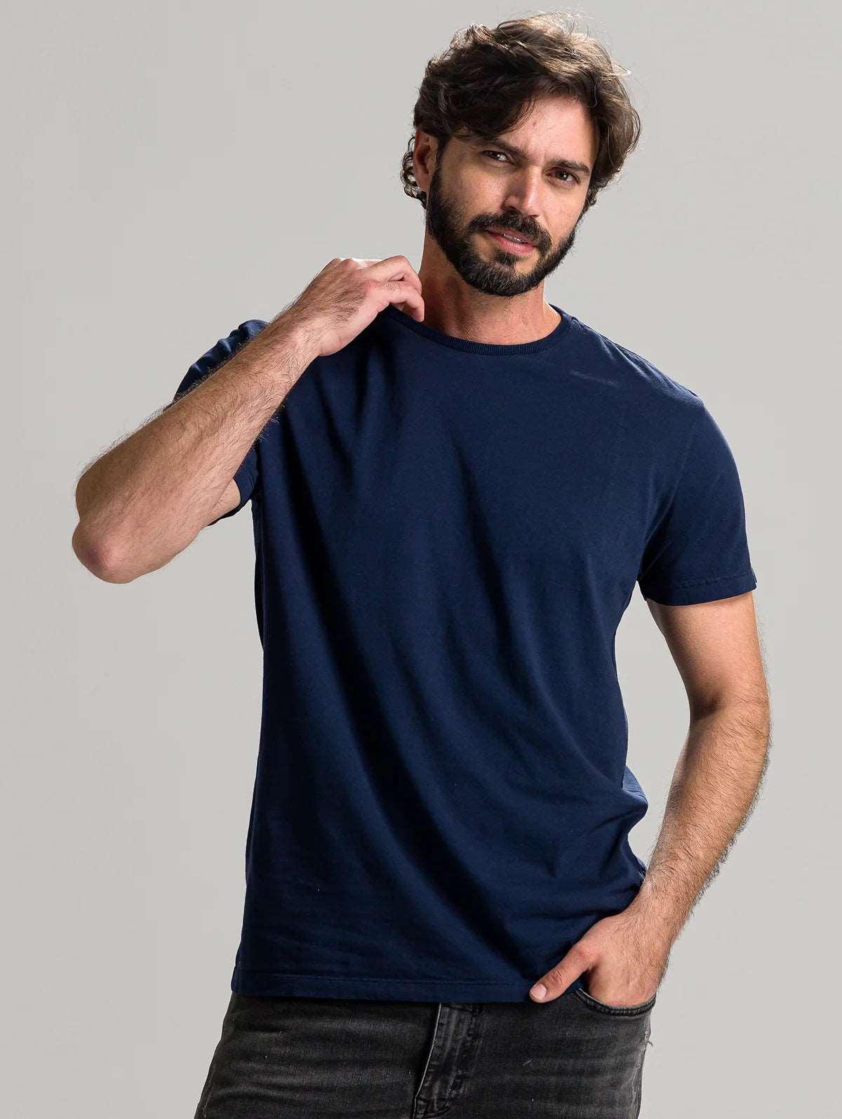 Camiseta feminina T-shirt básica algodão azul marinho em Promoção